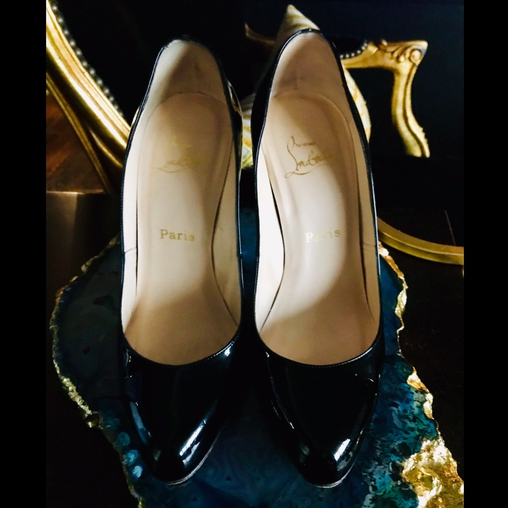 Louboutin Mumbai Black Paten Leather Classic Pump - Picture 3 of 8
